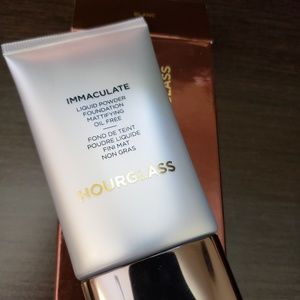 Hourglass immaculate liquid powder foundation